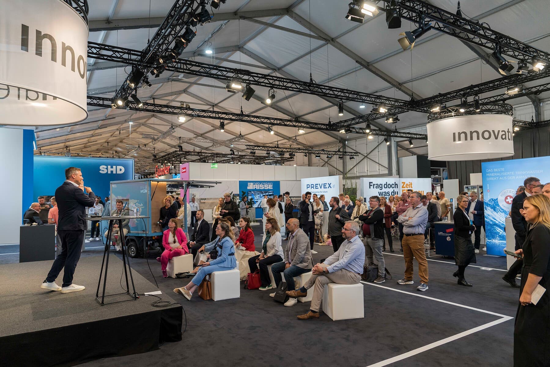 Vortrag auf der AREA30 Stage vor Fachpublikum